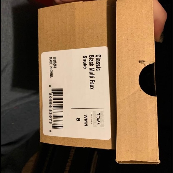 New Women’s Toms size 8 - Picture 2 of 2